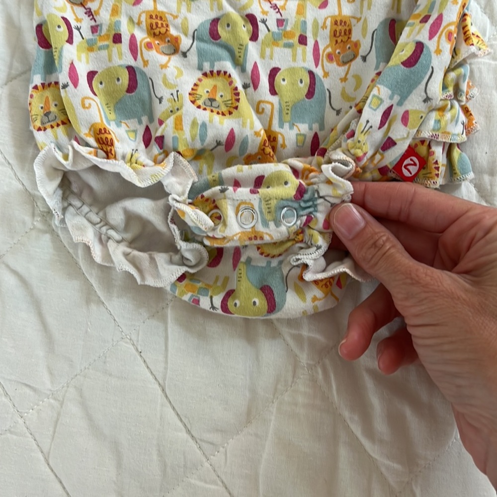 Zutano Ruffle Onesies Bundle - Picture 4 of 12